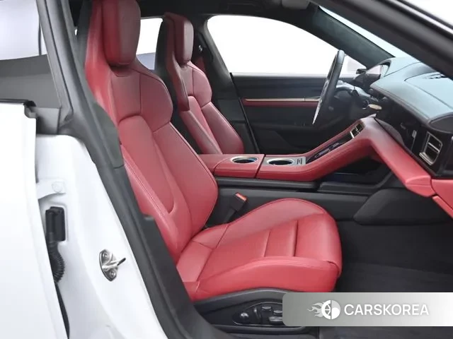 Porsche Taycan id 2925358 из Кореи 20