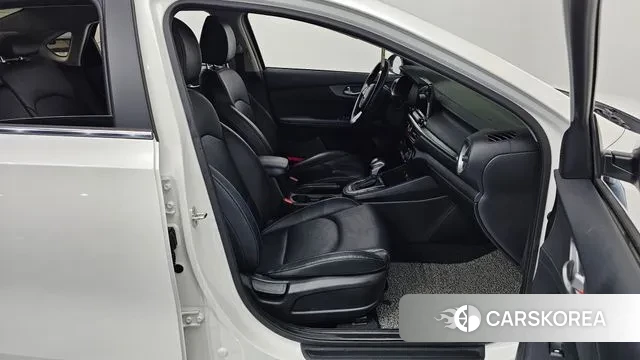 Kia Come New K3 id 3583541 из Кореи 20