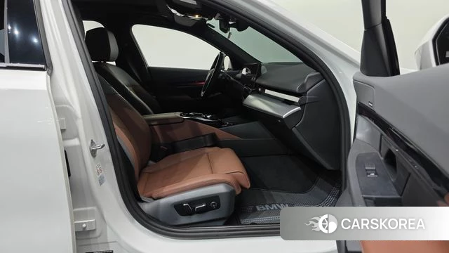 BMW 5 Series (G60) id 3864544 из Кореи 20