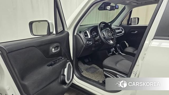 Jeep Renegade id 4604844 из Кореи 31