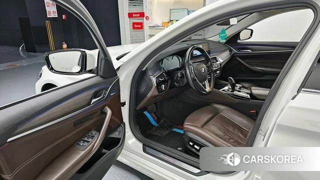 BMW 5 Series (G30) id 4246208 из Кореи 30