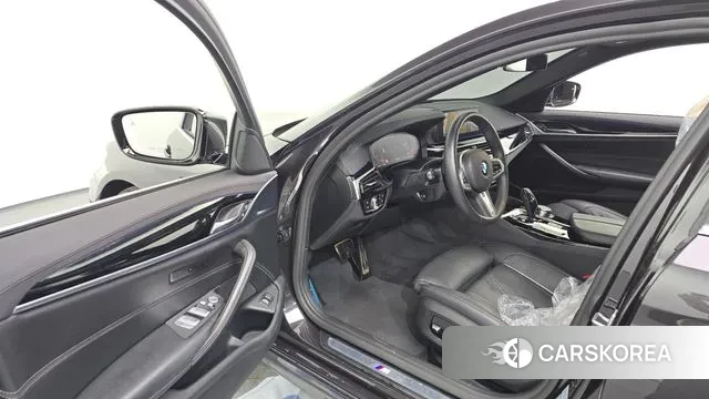 BMW 5 Series (G30) id 3033775 из Кореи 20