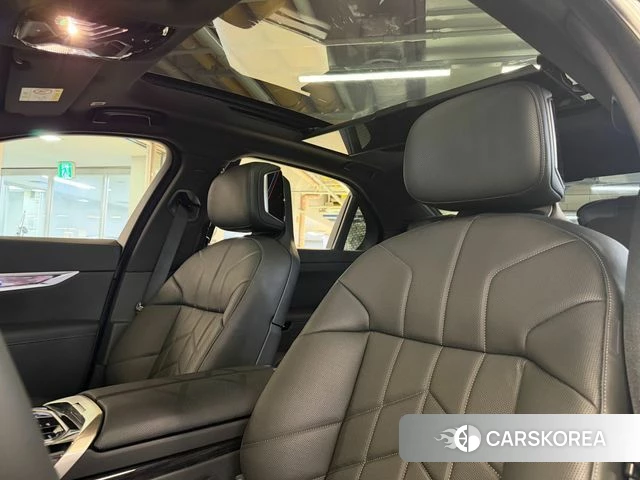 BMW 7 Series (G70) id 3838031 из Кореи 20