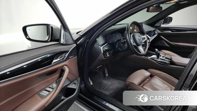 BMW 5 Series (G30) id 3839657 из Кореи 20