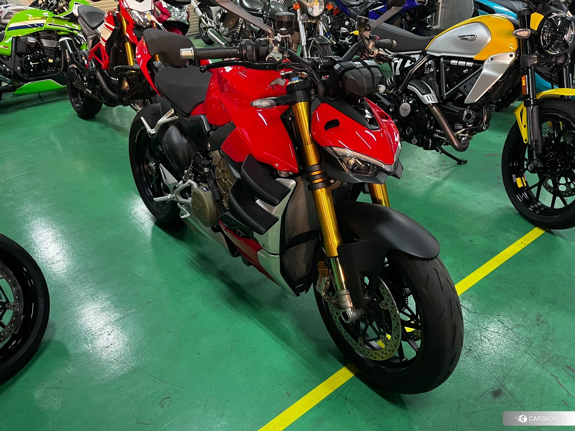 Ducati STREETFIGHTER V4 S id 4238034 из Японии 10