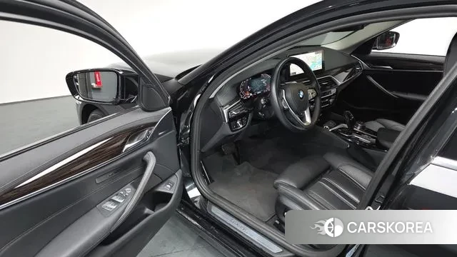 BMW 5 Series (G30) id 3726216 из Кореи 20