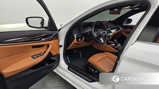 BMW 5 Series (G30) id 3472896 из Кореи 20