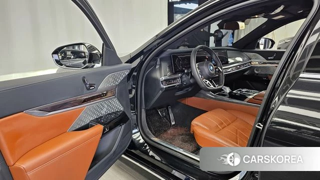 BMW 7 Series (G70) id 3922159 из Кореи 20