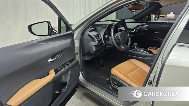 Lexus UX250h id 3954865 из Кореи 20