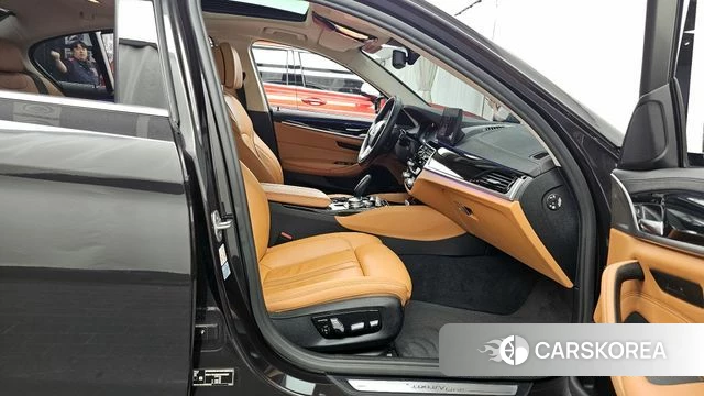 BMW 5 Series (G30) id 4244557 из Кореи 34