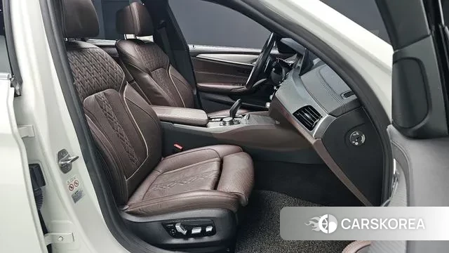 BMW 5 Series (G30) id 3248774 из Кореи 20