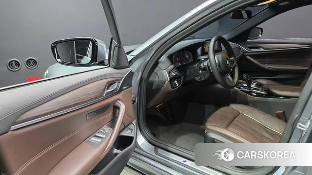 BMW 5 Series (G30) id 3860910 из Кореи 20