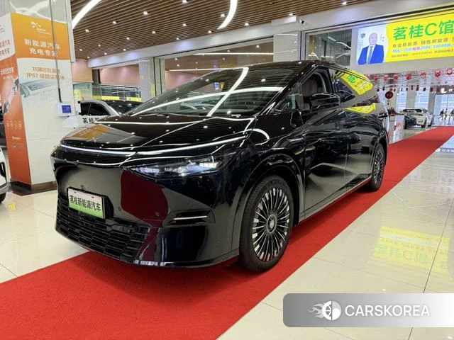 Xiaopeng Motors Xiaopeng X9 id 4205665 из Китая 16