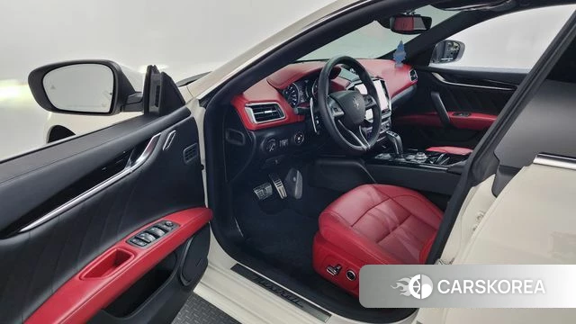 Maserati Ghibli id 4428917 из Кореи 39