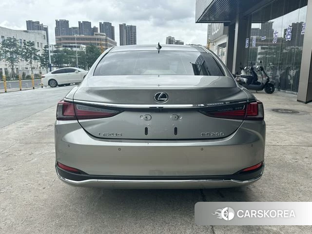 Lexus ES id 4335759 из Китая 12