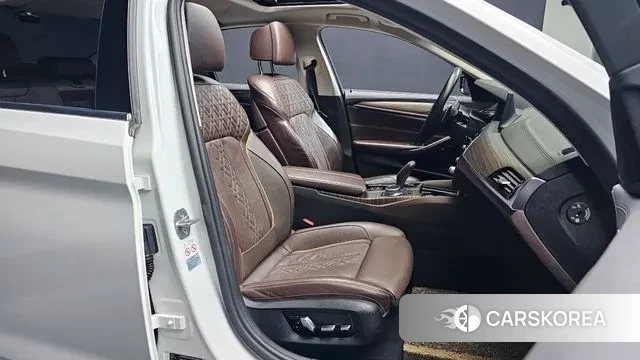 BMW 5 Series (G30) id 3778756 из Кореи 20