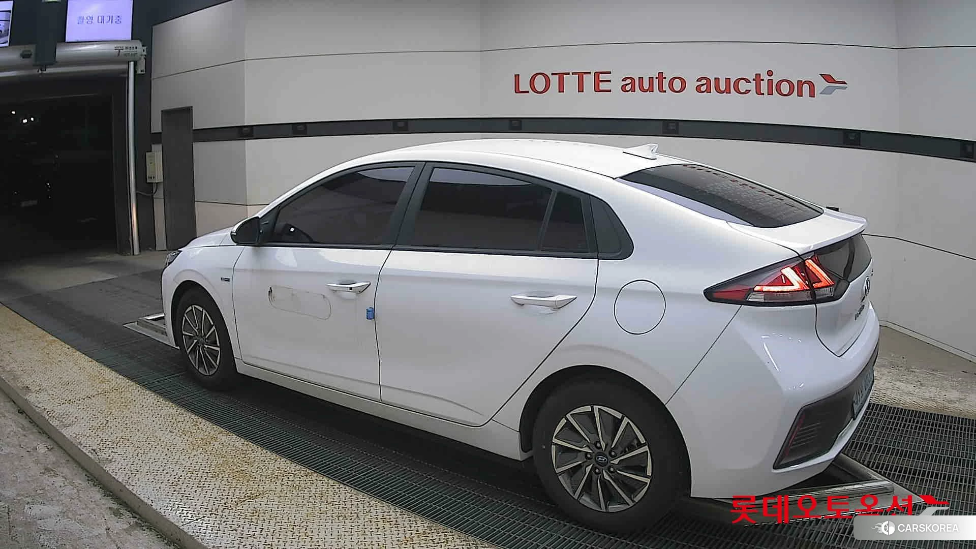 Hyundai IONIQ Electric id 4296832 из Кореи 36