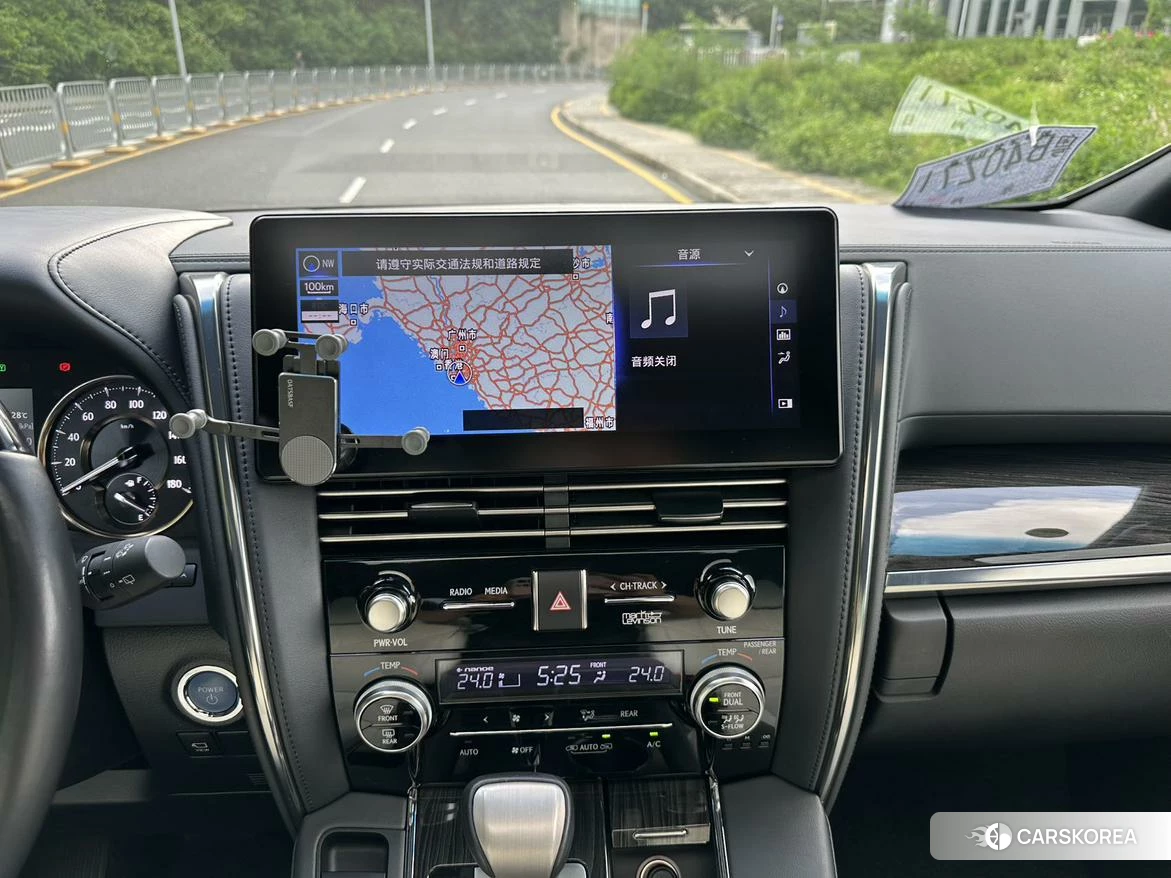 Lexus LM id 4485560 из Китая 22