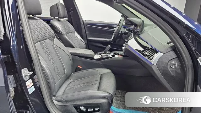 BMW 5 Series (G30) id 3701571 из Кореи 20