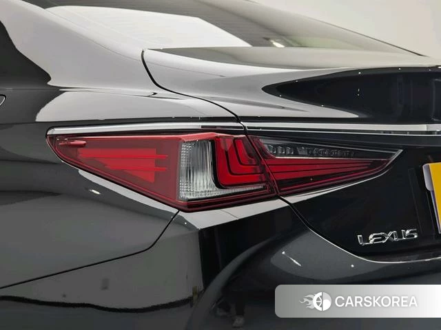 Lexus ES id 4290479 из Китая 20
