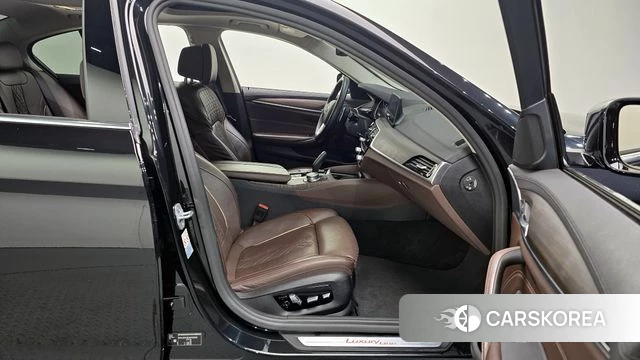 BMW 5 Series (G30) id 3796162 из Кореи 20