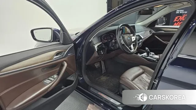 BMW 5 Series (G30) id 3641217 из Кореи 20