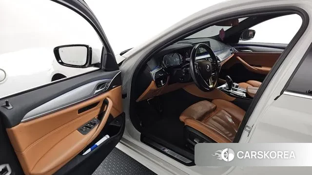 BMW 5 Series (G30) id 3363332 из Кореи 20