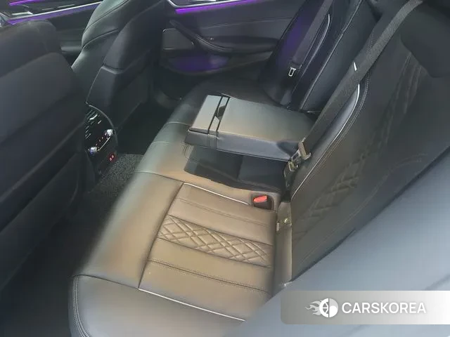 BMW 5 Series (G30) id 3036756 из Кореи 20