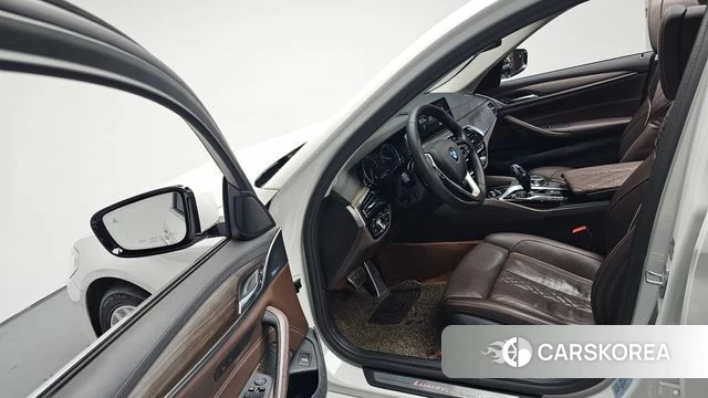 BMW 5 Series (G30) id 4403491 из Кореи 36