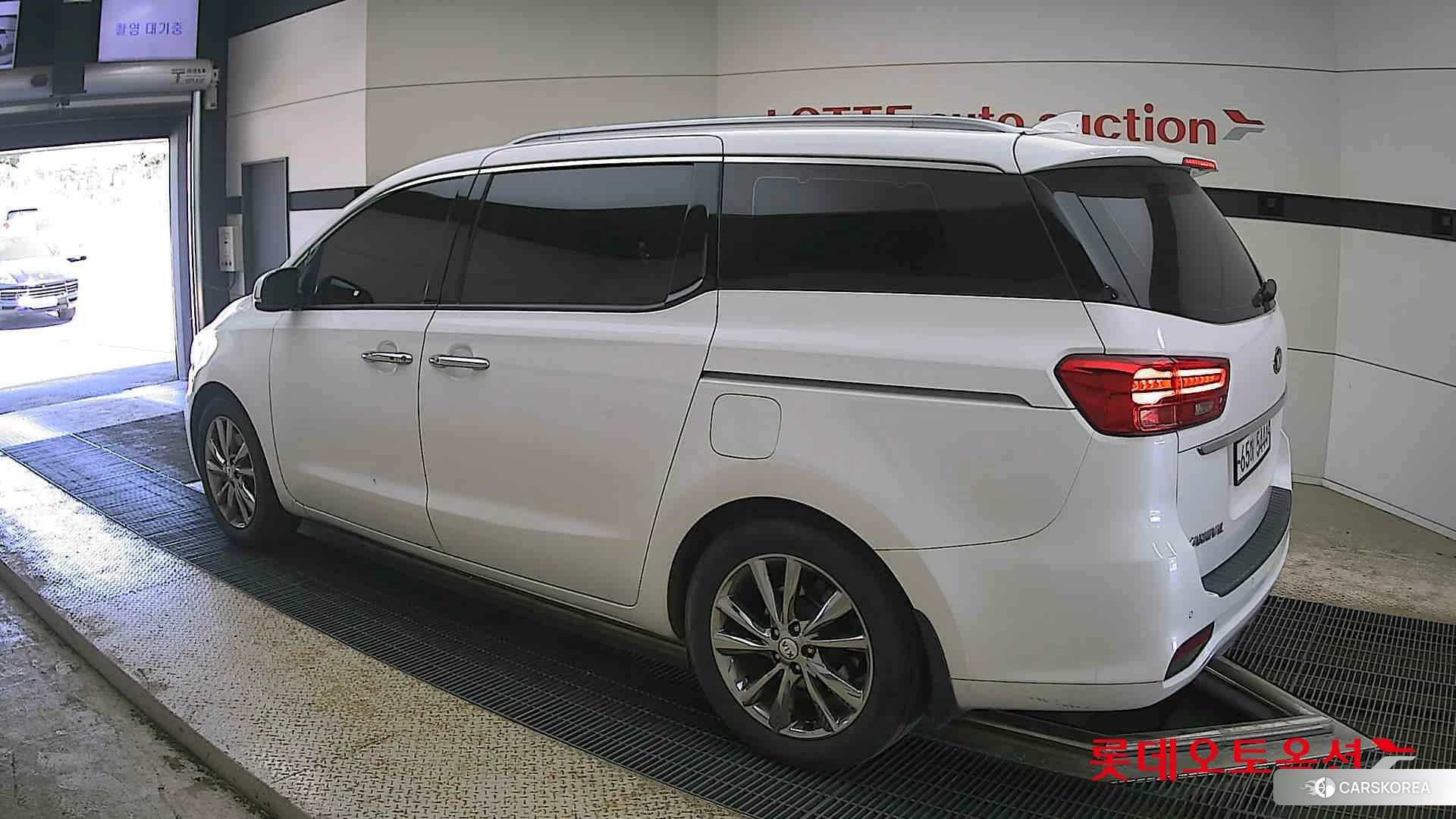 Kia Carnival id 4296917 из Кореи 38