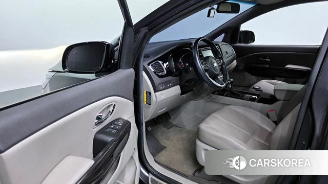 Kia All New Carnival id 4430490 из Кореи 32
