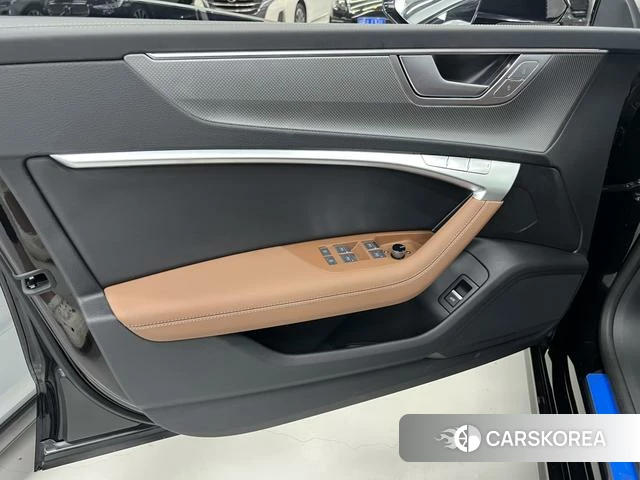 Audi A7L id 4328623 из Китая 18