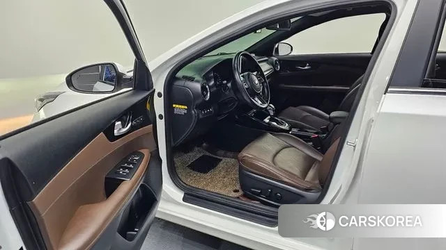 Kia Come New K3 id 3718763 из Кореи 20