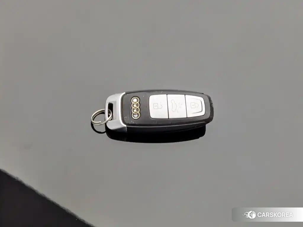 Audi A6L id 4576656 из Китая 24