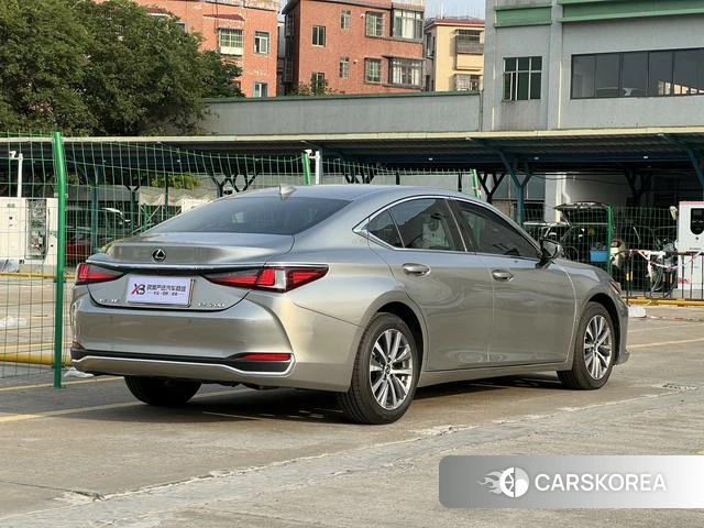 Lexus ES id 4300130 из Китая 20