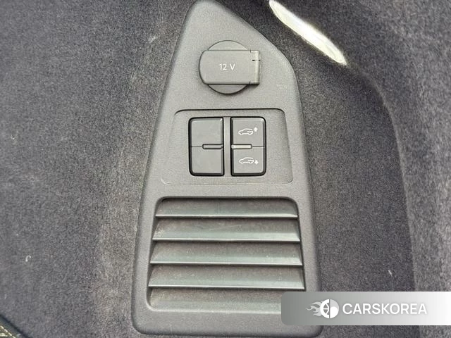 Volkswagen Touareg id 4335887 из Китая 14