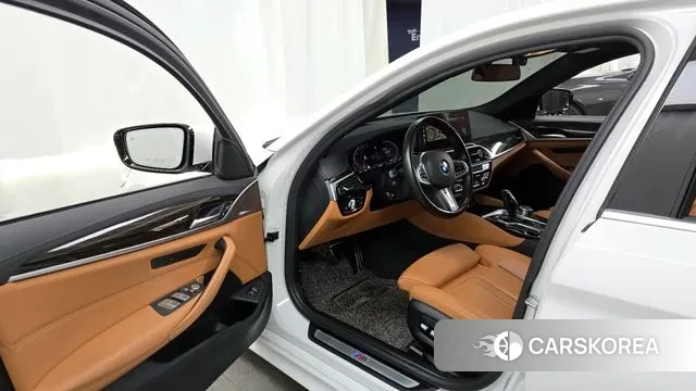 BMW 5 Series (G30) id 3686547 из Кореи 20