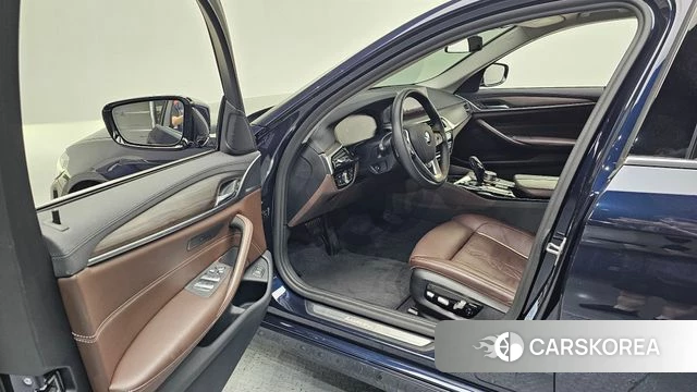 BMW 5 Series (G30) id 4519905 из Кореи 20