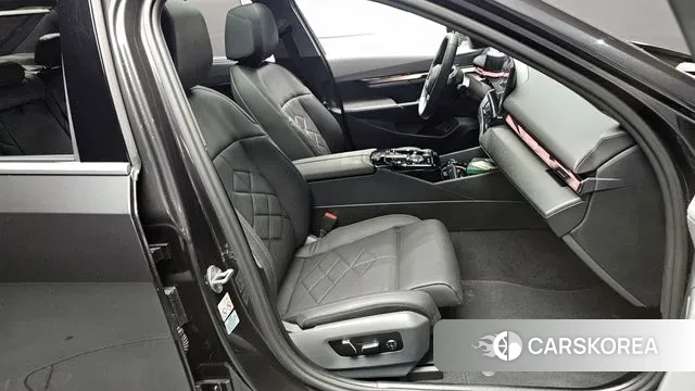 BMW 5 Series (G60) id 3377286 из Кореи 20