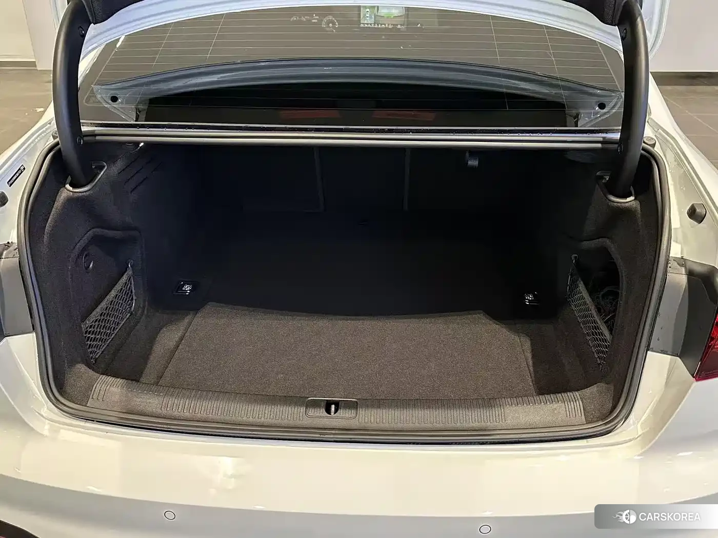 Audi A4L id 4627995 из Китая 13