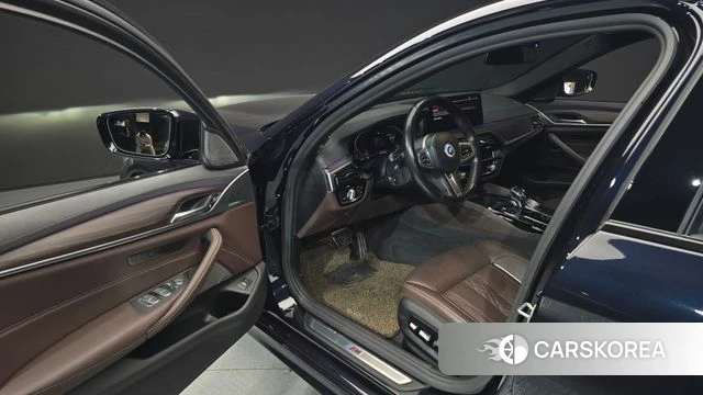 BMW 5 Series (G30) id 4187667 из Кореи 20