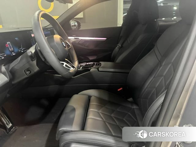 BMW 5 Series (G60) id 4514466 из Кореи 17