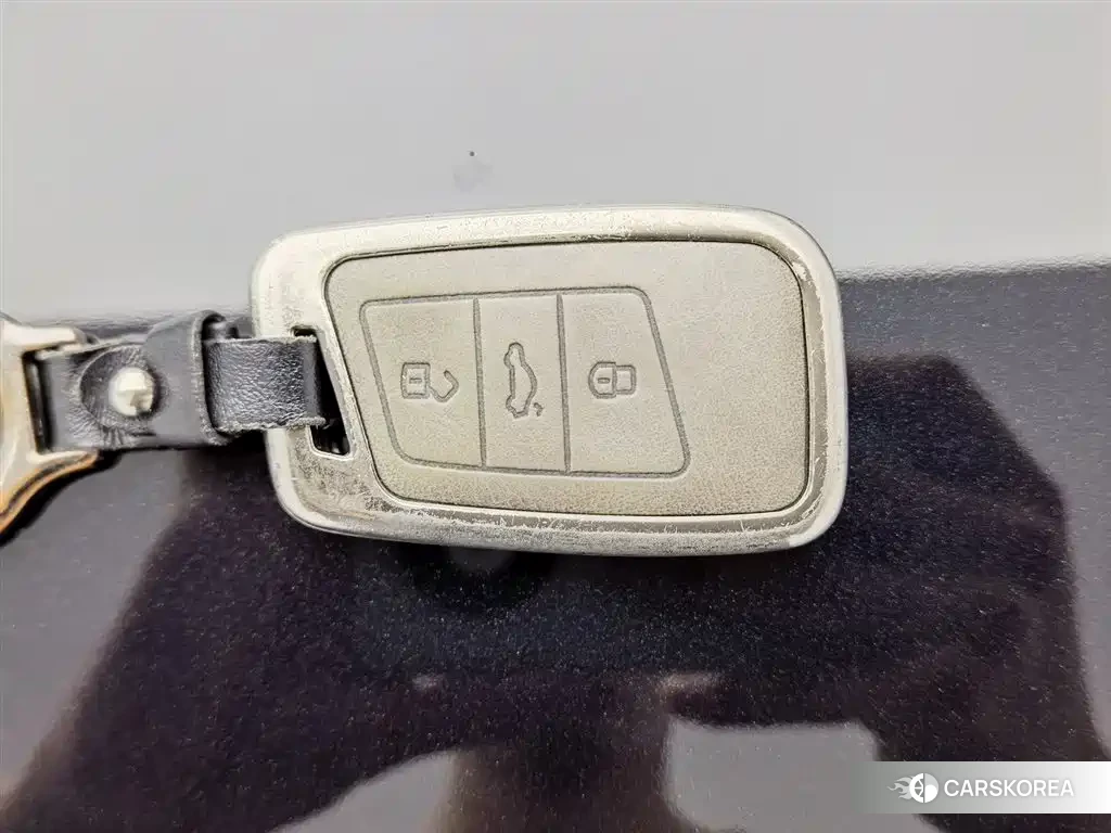 Volkswagen Passat id 4685986 из Китая 24