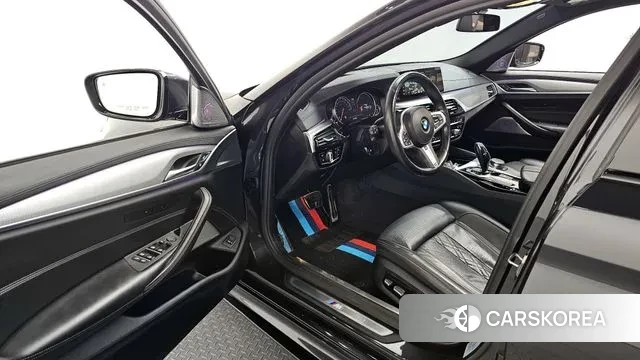 BMW 5 Series (G30) id 3423368 из Кореи 20