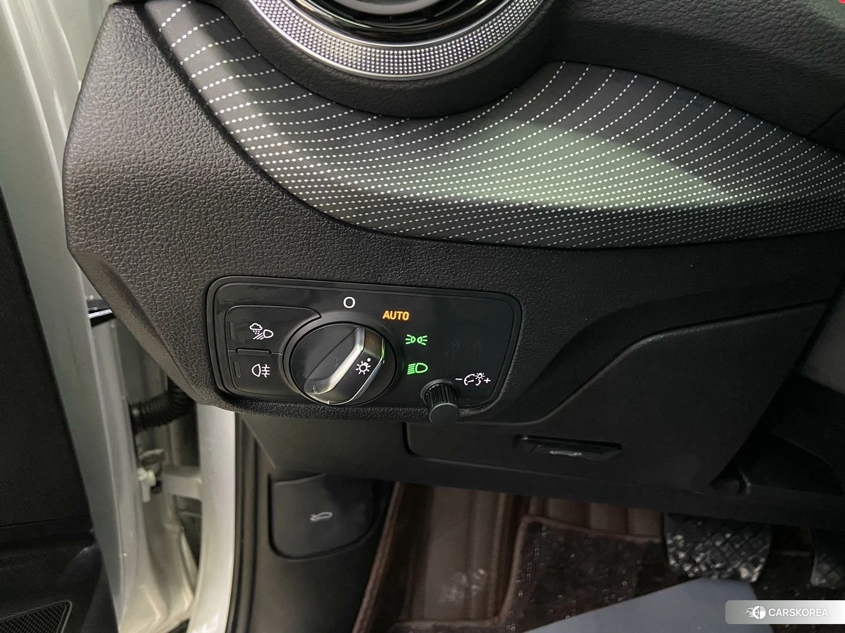 Audi Q2L id 4467376 из Китая 28