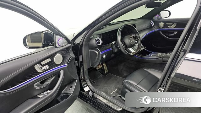 Mercedes-Benz E-Class W213 id 4855316 из Кореи 31