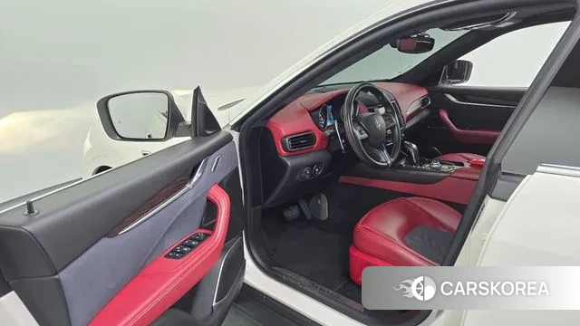 Maserati Levante id 3226560 из Кореи 20