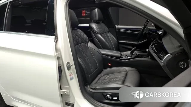 BMW 5 Series (G30) id 3248522 из Кореи 20