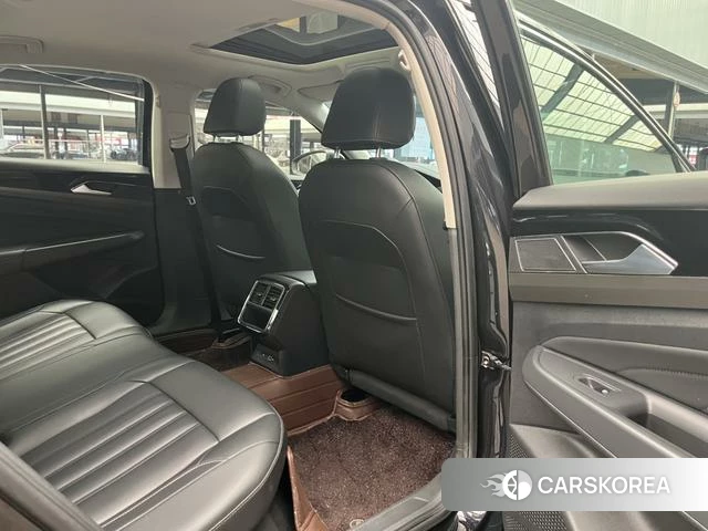 Volkswagen Passat id 4307593 из Китая 15