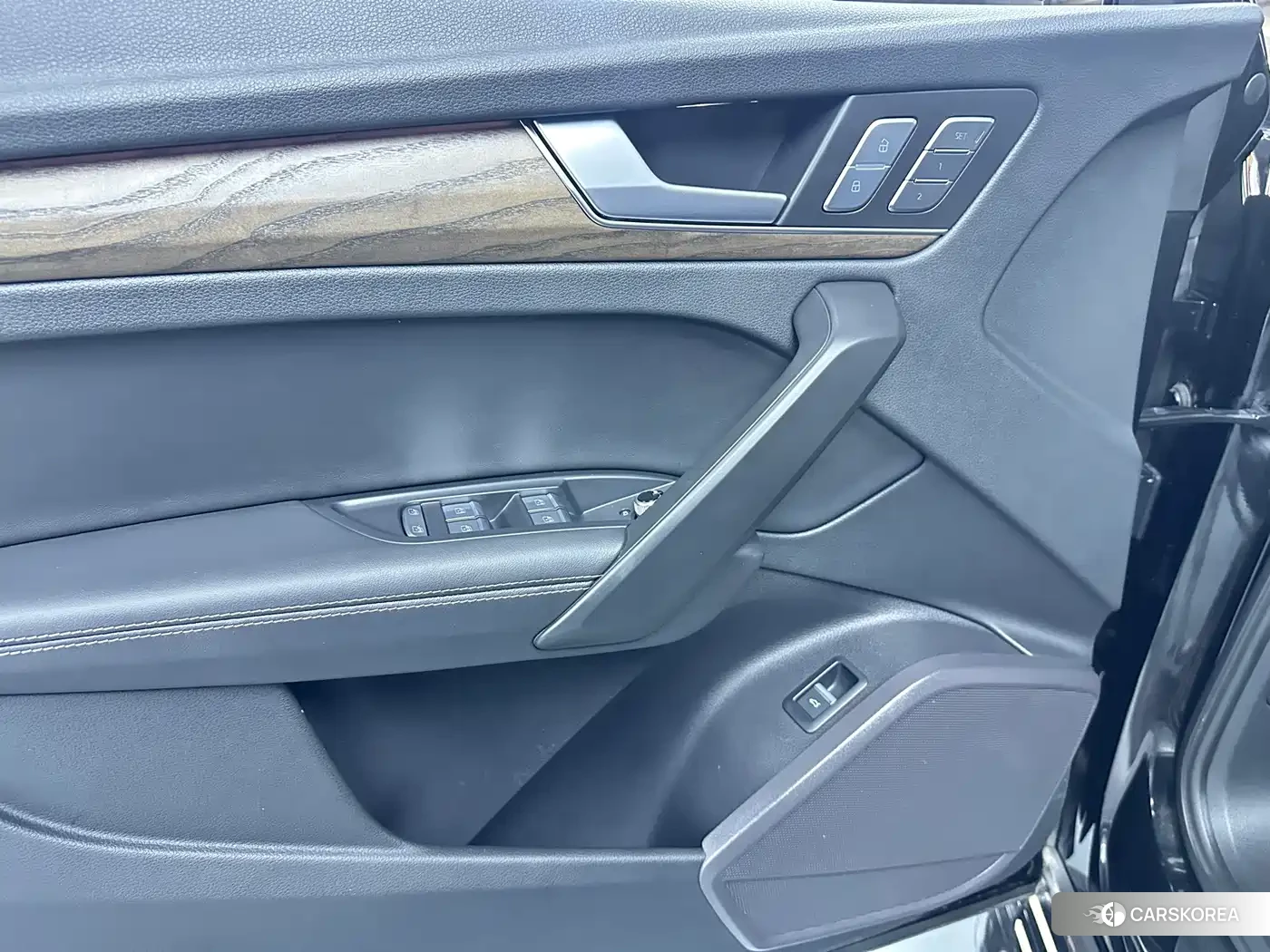 Audi Q5L id 4629100 из Китая 20